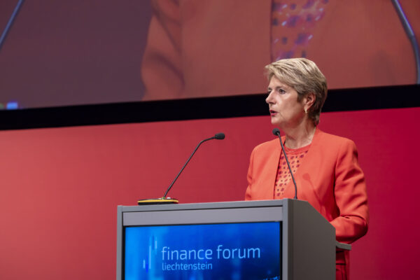 Finance Forum Liechtenstein 2024, Bild aufgenommen im Vaduzersaal in Vaduz am 21.05.2024 
- Schweizer Bundesrätin Karin Keller-Sutter 
FOTO & COPYRIGHT: DANIEL SCHWENDENER