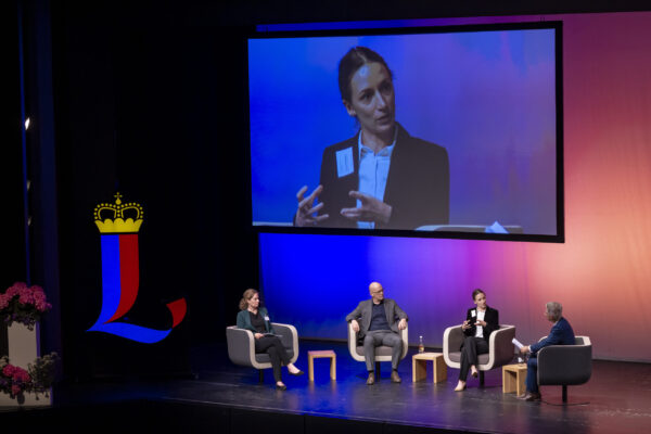 Finance Forum Liechtenstein 2024, Bild aufgenommen im Vaduzersaal in Vaduz am 21.05.2024 
- Talkrunde, Quo vadis Finanzplatz Liechtenstein mit Martina Walt Partnerin PwC, Mario Frick Verwaltungsratspräsident Bank Frick, I.D. Gisela Bergmann Prinzessin von und zu Liechtenstein, CEO Industrie- und Finanzkontor Ets. und Reto Lipp Moderator (v.l.) 
FOTO & COPYRIGHT: DANIEL SCHWENDENER